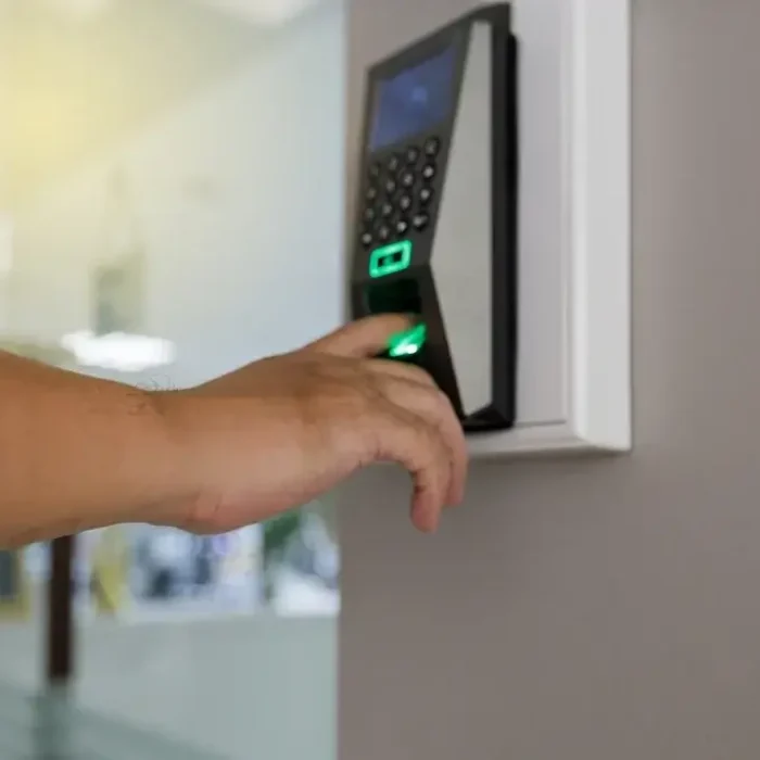 commercial locksmith service3